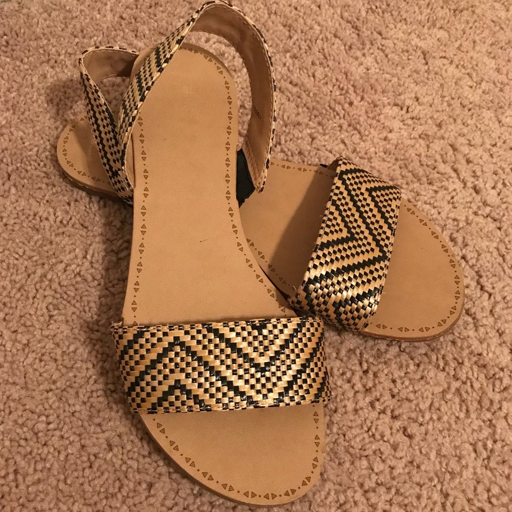 Gap sandals
